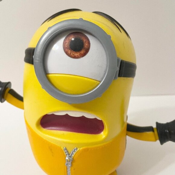 Minions The Rise of Gru Mighty Stuart Kung Fu Action Electronic Toy with Sound - Picture 2 of 16